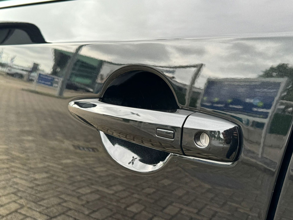 54033699-9.jpg